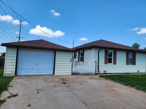 1409 Spruce St in Sidney, NE - Foto de edificio - Building Photo