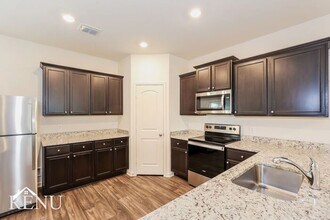 11039 Eyelet Harbor in Converse, TX - Building Photo - Building Photo