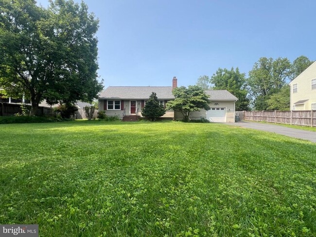 property at 10616 Oak Pl