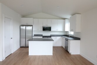 12913 SE Ridgecrest Rd in Happy Valley, OR - Building Photo - Building Photo