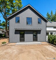 7 Ivy Hill Rd in Ridgefield, CT - Building Photo