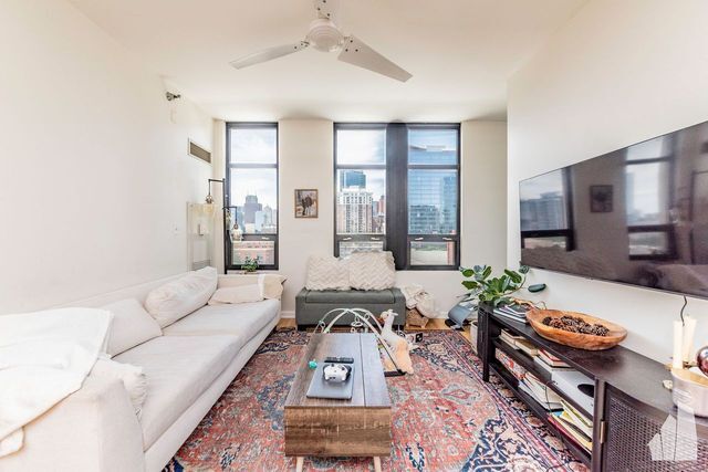 1255 S State St, Unit 901 in Chicago, IL - Foto de edificio
