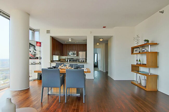 property at 112 W Polk St