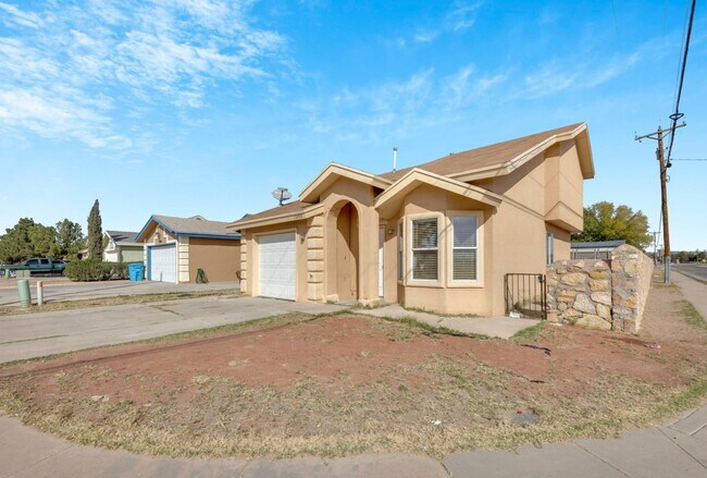 10493 Kirkland St in Socorro, TX - Building Photo - Building Photo