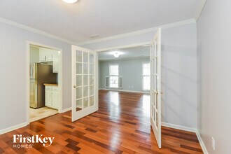 1214 Hollytree Ct in Snellville, GA - Building Photo - Building Photo