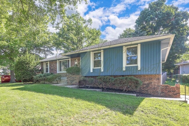 11913 Sycamore Ave in Grandview, MO - Building Photo - Building Photo