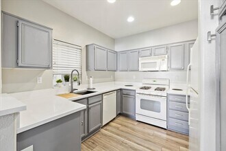 26444 Arboretum Way in Murrieta, CA - Building Photo - Building Photo