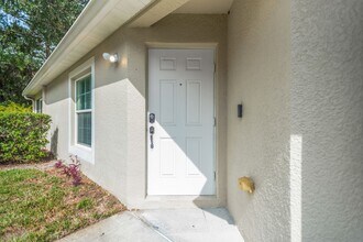 5533 Autumn Shire Dr in Zephyrhills, FL - Building Photo - Building Photo