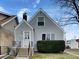 4419 N Nagle Ave in Harwood Heights, IL - Building Photo