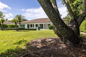 6090 SW 116th St in Miami, FL - Building Photo - Building Photo