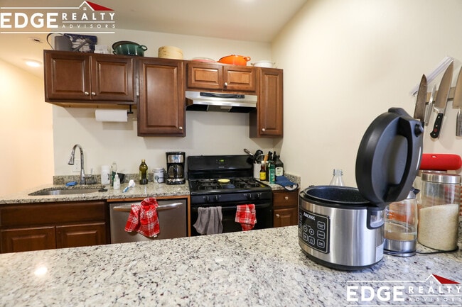 21-23 Weitz St. Unit 1, Unit 1 in Boston, MA - Building Photo - Building Photo