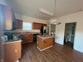 857 Hildebrand Dr in Indianapolis, IN - Building Photo - Building Photo