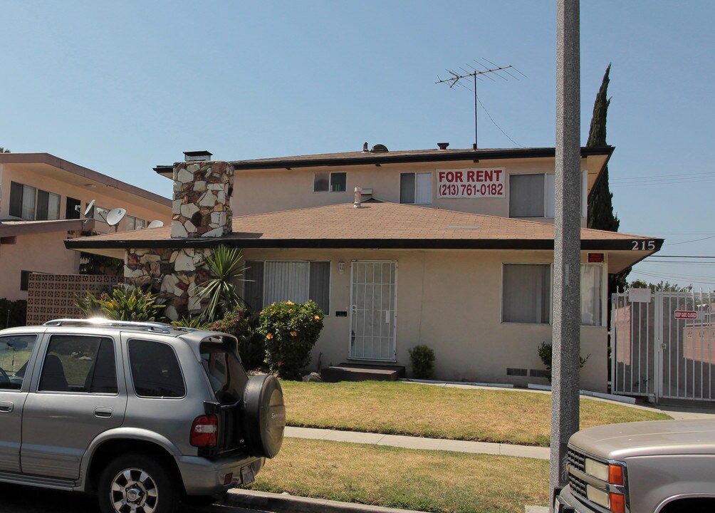 215 E Tamarack Ave in Inglewood, CA - Foto de edificio