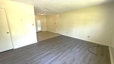 827 Briandav St in Tallahassee, FL - Building Photo - Building Photo