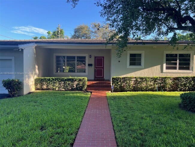 437 Velarde Ave in Coral Gables, FL - Building Photo - Building Photo