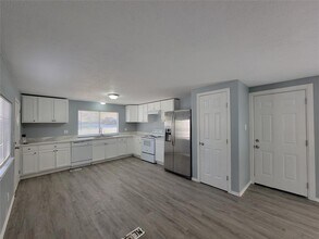 14245 Ravine in Willis, TX - Building Photo - Building Photo