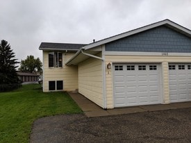 1465 Whispering Ct, Unit 2 in Hastings, MN - Building Photo