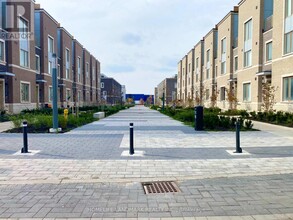 30 Almond Blossom Mews in Vaughan, ON - Building Photo - Building Photo