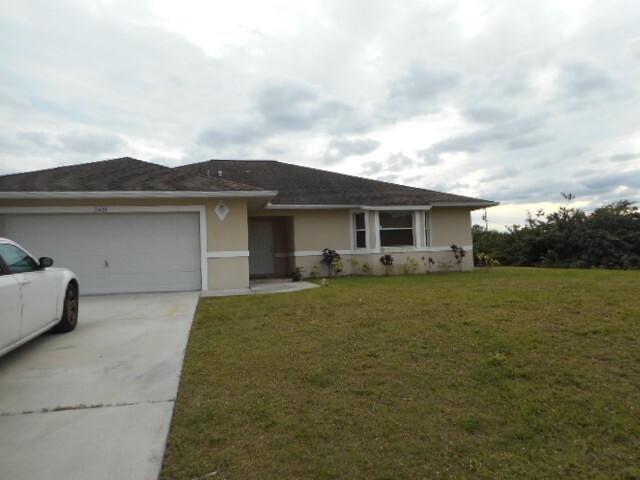 3403 14th St W in Lehigh Acres, FL - Building Photo