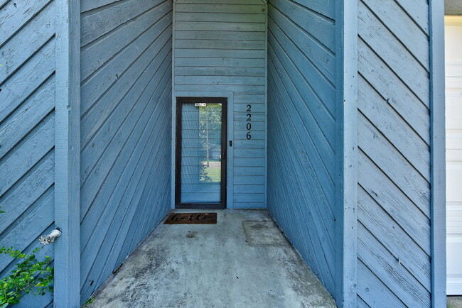 2206 Whiteoak Cir in Norman, OK - Building Photo - Building Photo