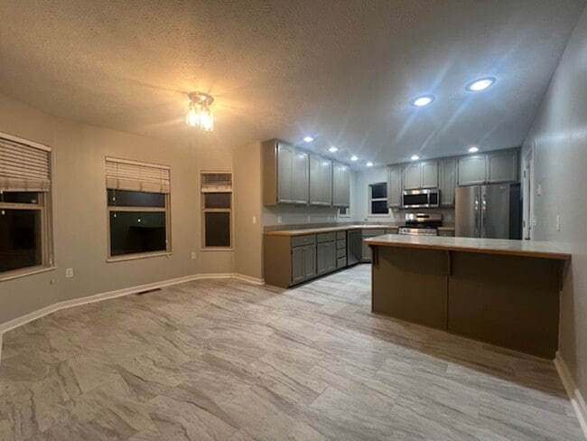 734 Southview Cir in Kodak, TN - Building Photo - Building Photo