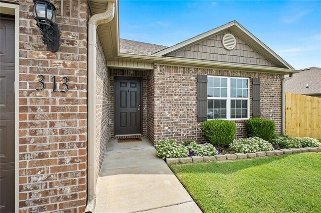 313 Woodcreek St in Lowell, AR - Building Photo - Building Photo