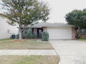 5721 Thoroughbred Trail in Denton, TX - Building Photo