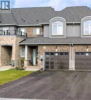 7 Pinot Cres in Stoney Creek, ON - Building Photo