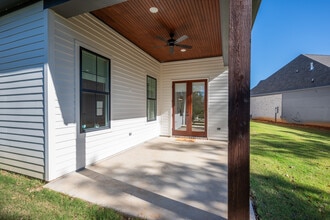 55 Greystone Ct in Starkville, MS - Building Photo - Building Photo