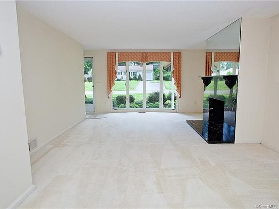 238 Forest Dr in Wethersfield, CT - Building Photo - Building Photo