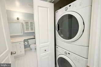 5575 Seminary Rd in Falls Church, VA - Building Photo - Building Photo