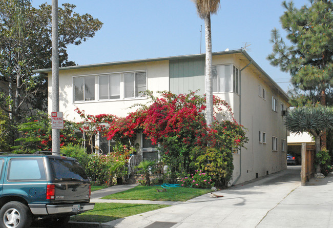 Holt House in Los Angeles, CA - Building Photo - Building Photo