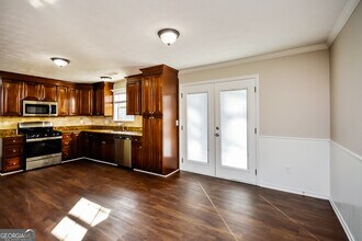 90 Lakefront Dr in Covington, GA - Building Photo - Building Photo