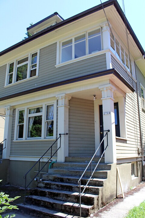2726-2726 NE Everett St in Portland, OR - Building Photo