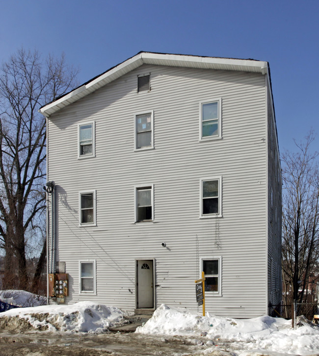 36 Lounsbury Ave in Waterbury, CT - Building Photo - Building Photo