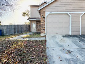 6303 Worchester Knoll in San Antonio, TX - Building Photo
