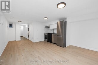633 Ossington Ave in Toronto, ON - Building Photo - Building Photo