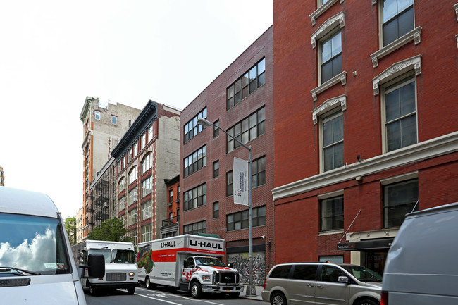 123 W 20th St in New York, NY - Building Photo - Building Photo