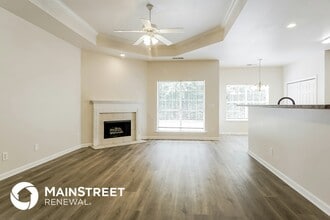 561 Summit Cir in Fultondale, AL - Foto de edificio - Building Photo