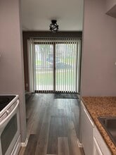 6710 Park Ridge Dr, Unit B in Madison, WI - Foto de edificio - Building Photo