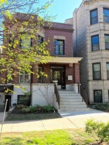 2217 W Giddings St, Unit G in Chicago, IL - Building Photo