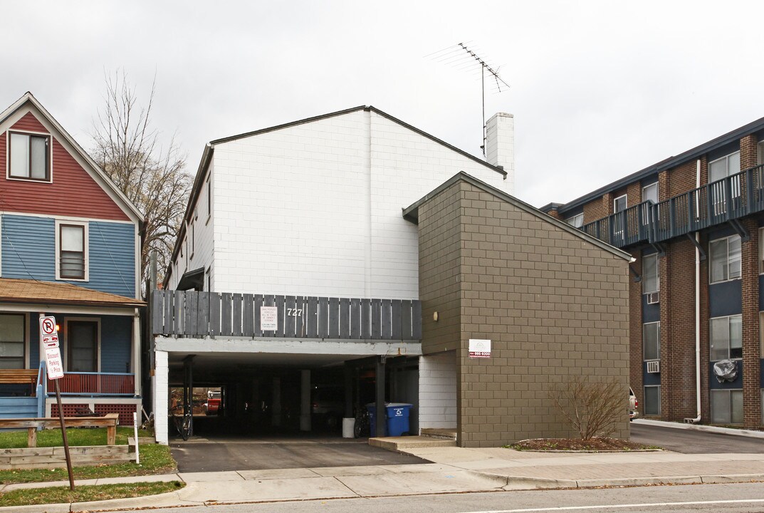 727 Packard St in Ann Arbor, MI - Building Photo