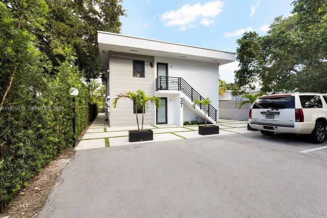 37 NW 59th St in Miami, FL - Building Photo - Building Photo