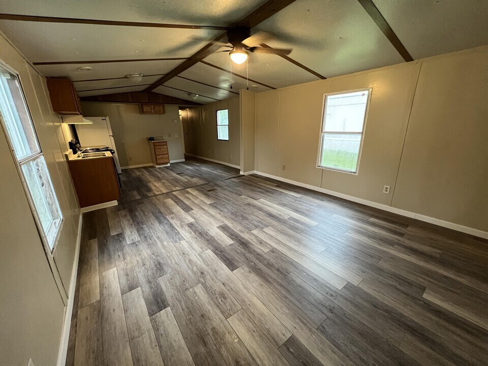 826 Old Clemson Hwy in Seneca, SC - Building Photo