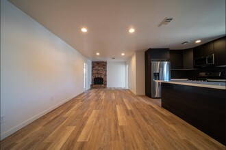 5172 Brockbank Pl in San Diego, CA - Foto de edificio - Building Photo