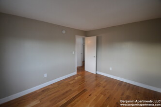 121 Trapelo Rd, Unit 33 in Belmont, MA - Building Photo - Building Photo