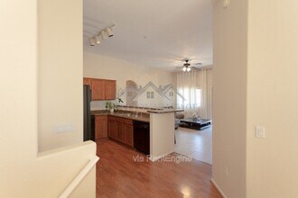 2250 E Deer Valley Dr in Phoenix, AZ - Building Photo - Building Photo