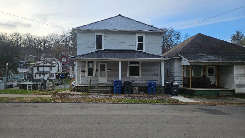 361 Fort St in Nelsonville, OH - Foto de edificio