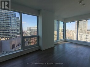 8-3608 Wellesley St W in Toronto, ON - Building Photo - Building Photo