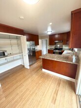2021 Trousdale Dr in Burlingame, CA - Building Photo - Building Photo